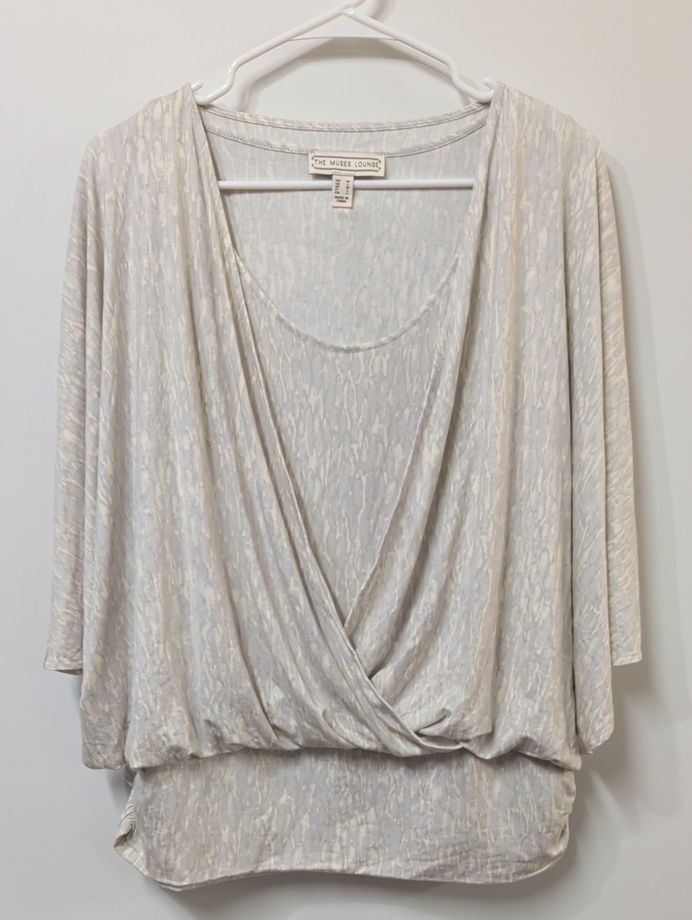 The Muses Lounge Cream Grey Print Draped Top Size Medium